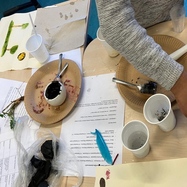 School les verfen met planten